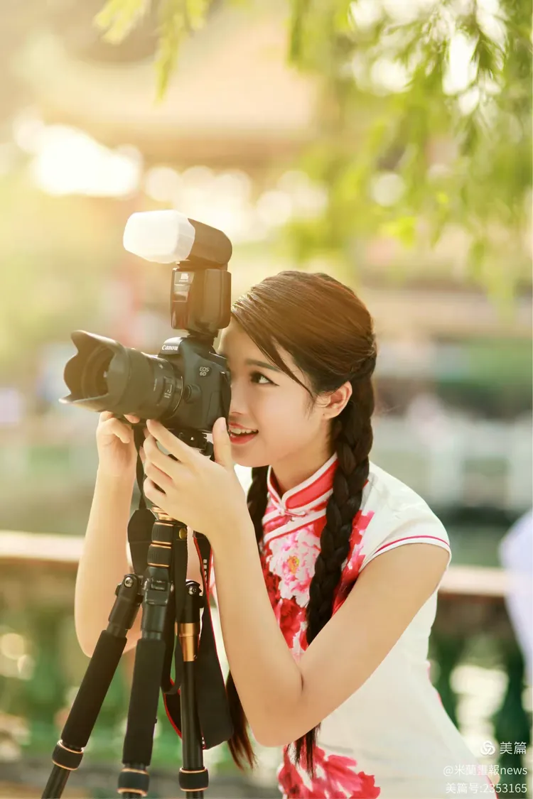 广州宝墨园《十八的姑娘一朵花》